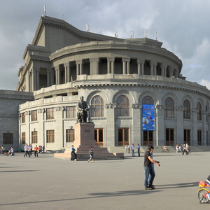 Umstrittene Entlassung des Leiters des Operntheaters in Jerewan