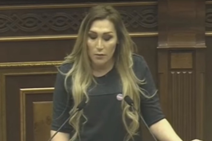 Transgender-Frau hält Rede im armenischen Parlament
