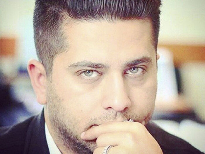 Sportkommentator aus Aserbaidschan wegen rassistischen Scherzskandals für einen Monat suspendiert