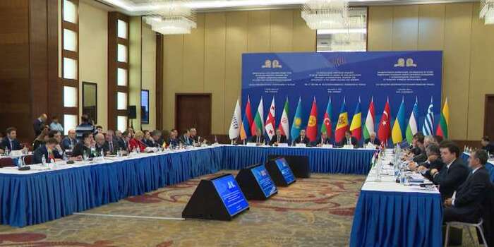 Banter between Azerbaijani and Armenian delegations at the 20th anniversary of TRACECA