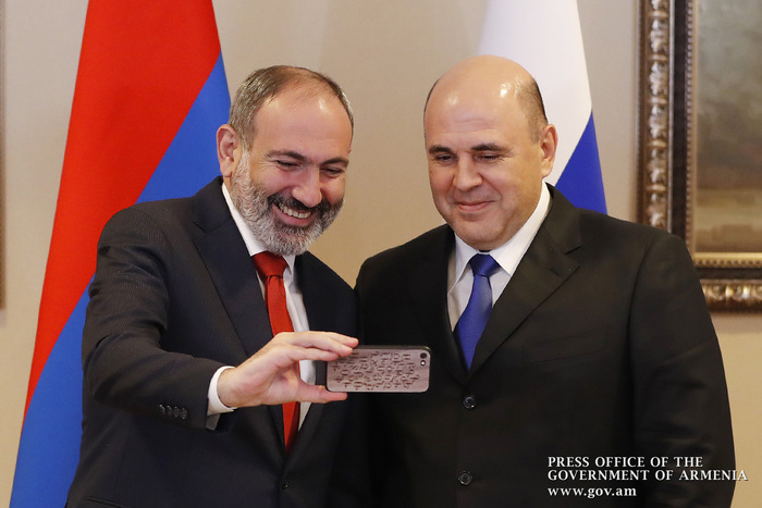 Pashinyan meets Mishustin on the sidelines of the EAEU conference