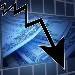 Azerbaijani Banks set limits of sales of Euros and US dollars amidst the oil price crisis