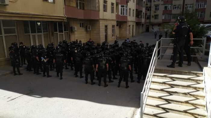 Clash between police and civilians during lockdown in Azerbaijan