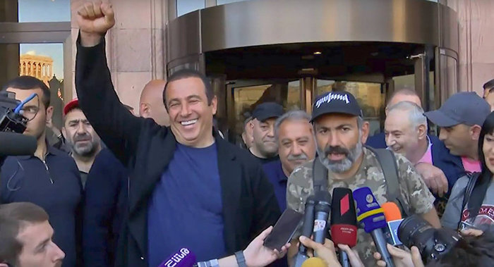 Paschinjan schlägt vor, die Partei Wohlhabendes Armenien zu verbieten