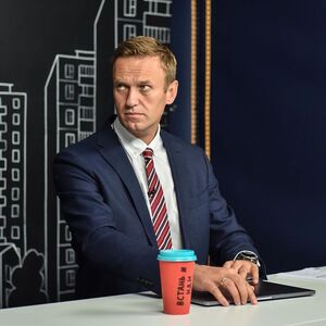 Ausstrahlung russischer Oppositionsfigur im öffentlichen Fernsehen löst Debatte in Armenien aus