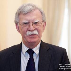 Ehemaliger Nationaler Sicherheitsberater John Bolton über die Sicherheitsdynamik im Südkaukasus