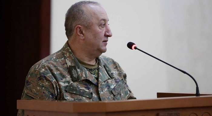 Enthüllungen eines zurückgetretenen Generals erschüttern Armenien