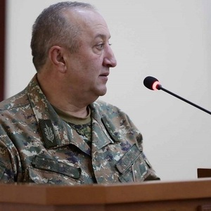 Enthüllungen eines zurückgetretenen Generals erschüttern Armenien