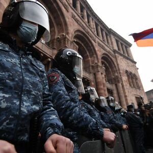 Political crisis in Armenia: border demarcation in Syunik province begins; mass protests continue