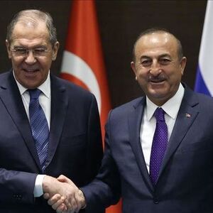 Bergkarabach: Lawrow trifft sich mit Cavusoglu
