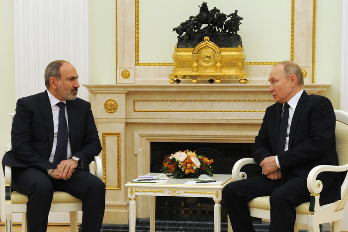 Nikol Paschinjan trifft Putin in Moskau