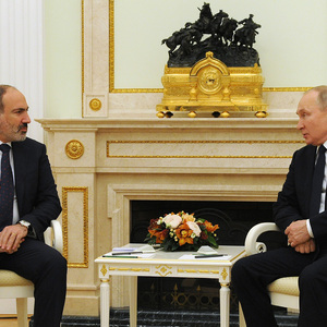 Nikol Paschinjan trifft Putin in Moskau