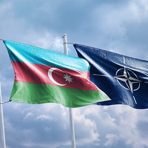 Hochrangige Podiumsdiskussion zur Zukunft der Zusammenarbeit zwischen der NATO und Aserbaidschan abgehalten