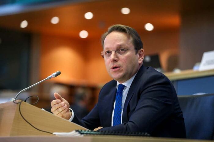EU Enlargement Commissioner visits Azerbaijan