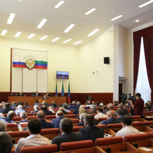 Abgeordnetensitz im dagestanischen Parlament geht von Vater auf Sohn über