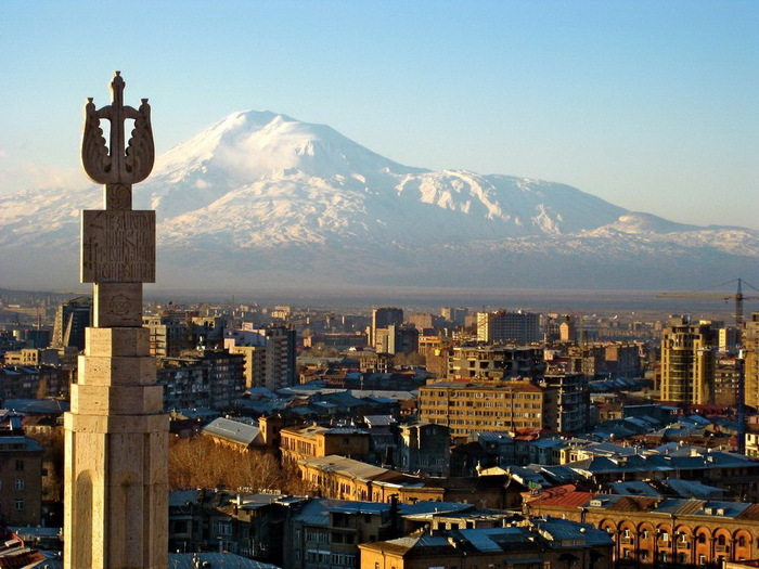 Over half of Yerevan residents oppose opening of Turkish border