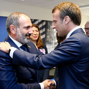 Macron lud Paschinjan nach Paris ein