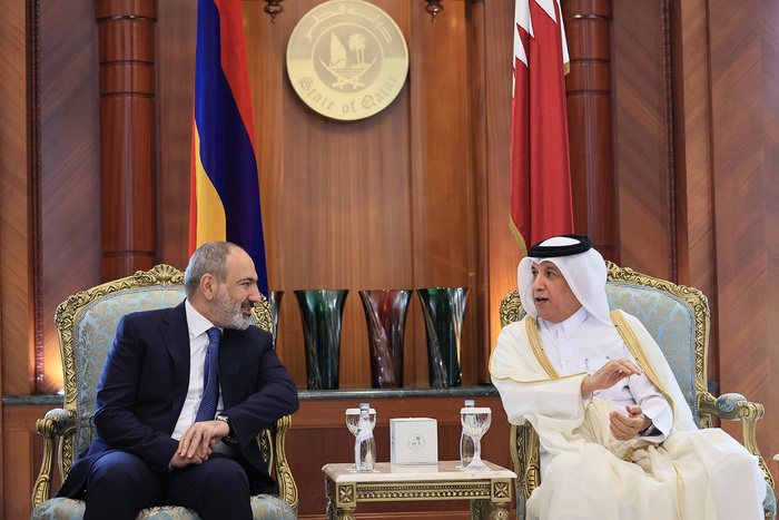 Pashinyan meets high officials in Qatar