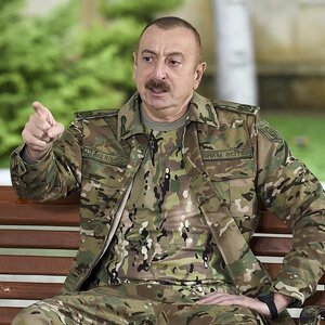 Ilham Alijew über die Ernährungssicherheit nach dem russisch-ukrainischen Krieg, die ‘Anti-Terror-Operation’ und die alternative Route zur Umgehung von Latschin