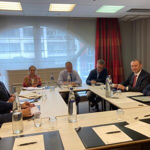 EU-Sonderbeauftragter trifft hochrangige armenische und aserbaidschanische Offizielle