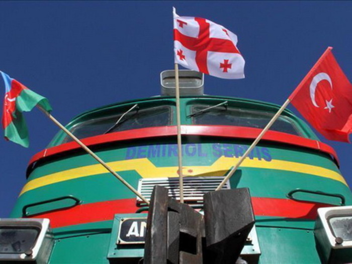 Ab Juni Personenverkehr auf der Bahnstrecke Baku-Tiflis-Kars